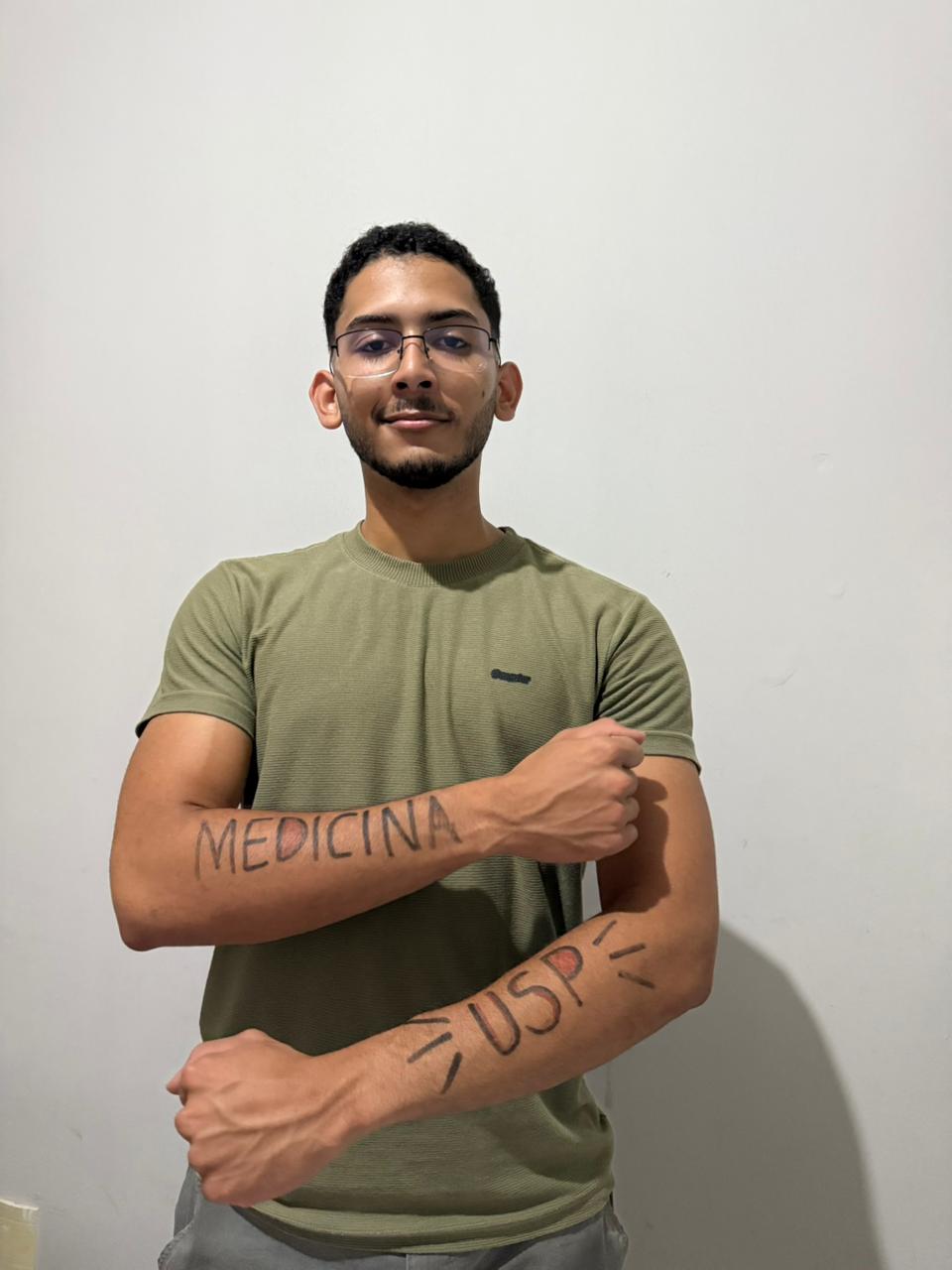 João, aprovado em Medicina na USP com 173 acertos